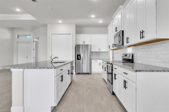 414 SW 19th AVE, Cape Coral, FL 33991