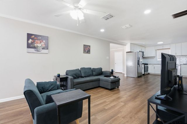 1425 Dogwood St, Tyler, TX 75701