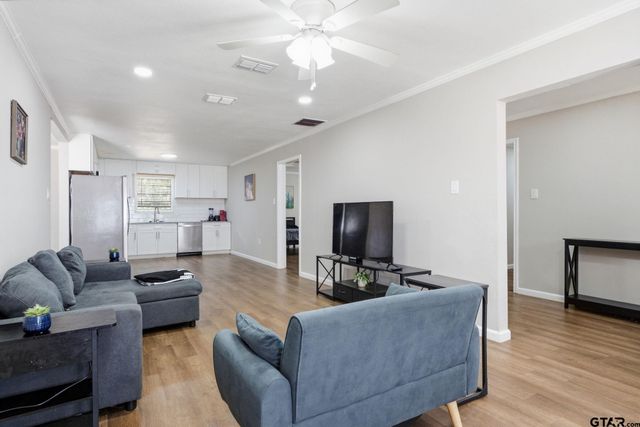 1425 Dogwood St, Tyler, TX 75701