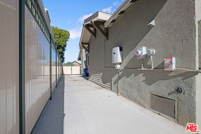 2180 W 31st Street, Los Angeles, CA 90018