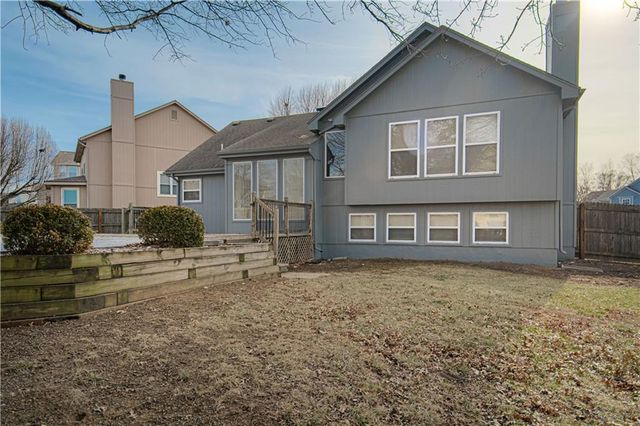 5509 NE Wildflower Court, Lee's Summit, MO 64064