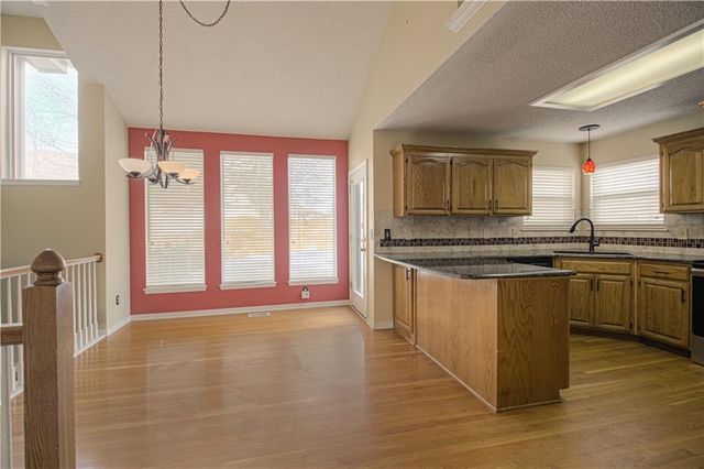 5509 NE Wildflower Court, Lee's Summit, MO 64064