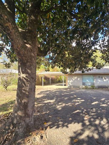 303 Evergreen St., Longview, TX 75604