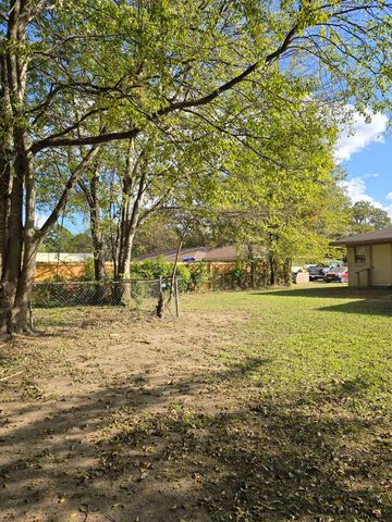 303 Evergreen St., Longview, TX 75604