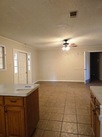 303 Evergreen St., Longview, TX 75604