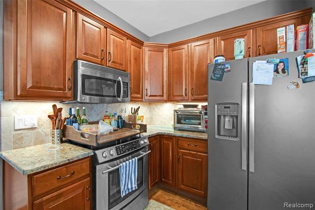 16073 Silverwood Drive, Fenton, MI 48430