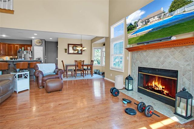 16073 Silverwood Drive, Fenton, MI 48430