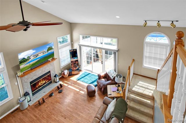 16073 Silverwood Drive, Fenton, MI 48430