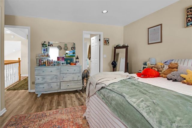 16073 Silverwood Drive, Fenton, MI 48430