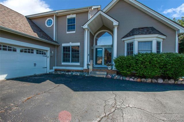 16073 Silverwood Drive, Fenton, MI 48430