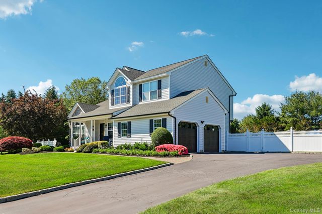 43 Sweetgum Lane, Miller Place, NY 11764