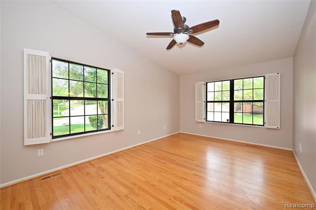 7274 Westchester Road 8, West Bloomfield, MI 48322