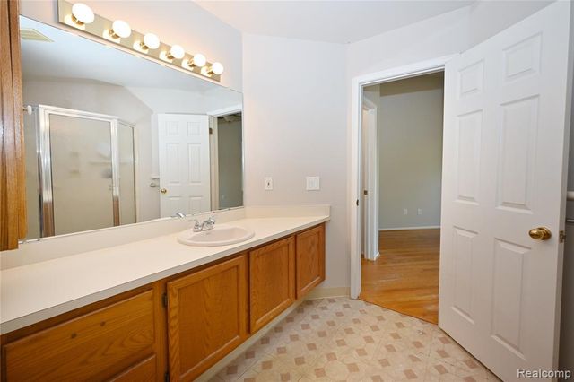 7274 Westchester Road 8, West Bloomfield, MI 48322