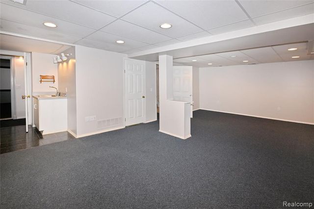 7274 Westchester Road 8, West Bloomfield, MI 48322