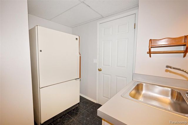 7274 Westchester Road 8, West Bloomfield, MI 48322