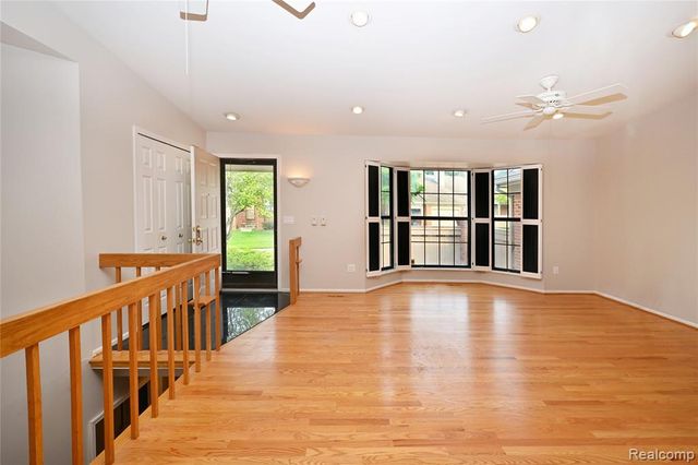 7274 Westchester Road 8, West Bloomfield, MI 48322
