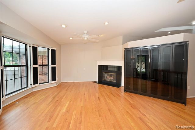 7274 Westchester Road 8, West Bloomfield, MI 48322