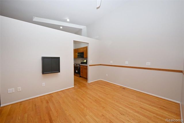 7274 Westchester Road 8, West Bloomfield, MI 48322