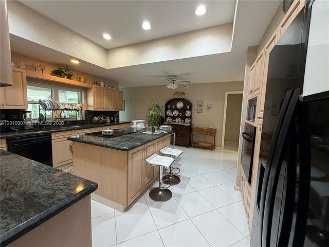 404 NW 112th Ave, Coral Springs, FL 33071