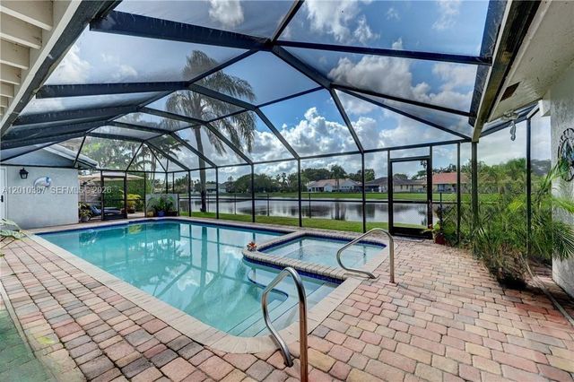 404 NW 112th Ave, Coral Springs, FL 33071