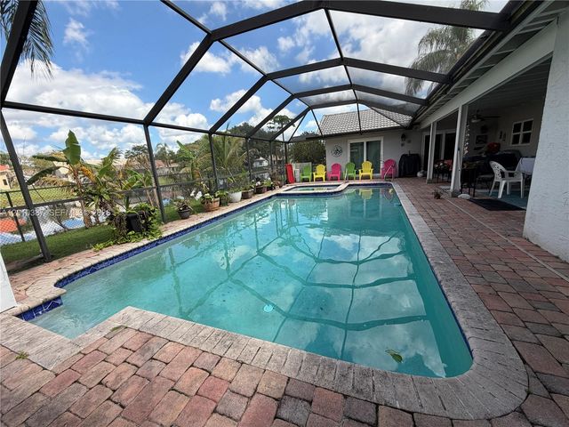 404 NW 112th Ave, Coral Springs, FL 33071