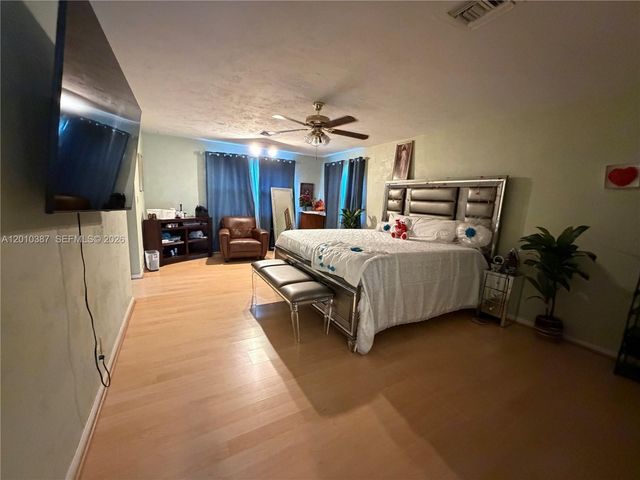 404 NW 112th Ave, Coral Springs, FL 33071