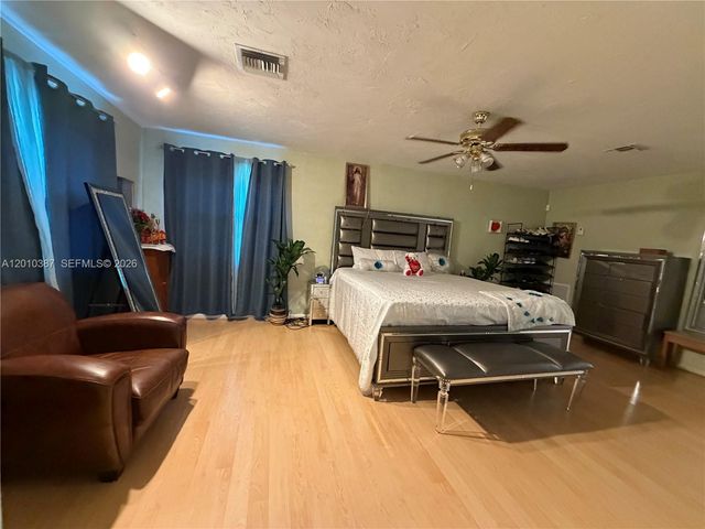 404 NW 112th Ave, Coral Springs, FL 33071