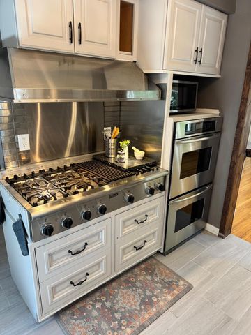 6439 Olympia Street, Golden Valley, MN 55427