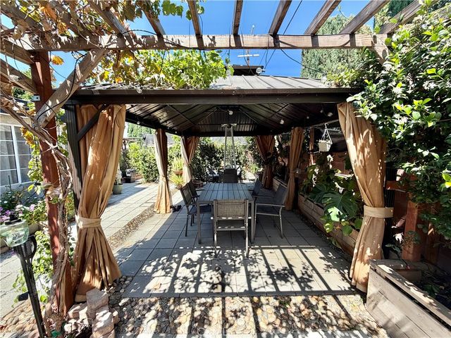 20457 Eccles Street, Los Angeles, CA 91306