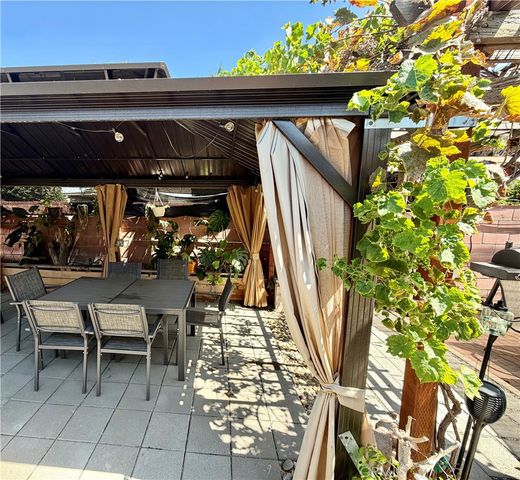 20457 Eccles Street, Los Angeles, CA 91306