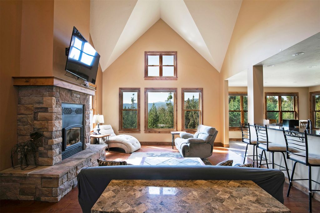 427 Roosevelt Drive, Butte, MT 59701 photo 2