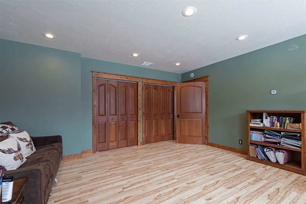 427 Roosevelt Drive, Butte, MT 59701 photo 22