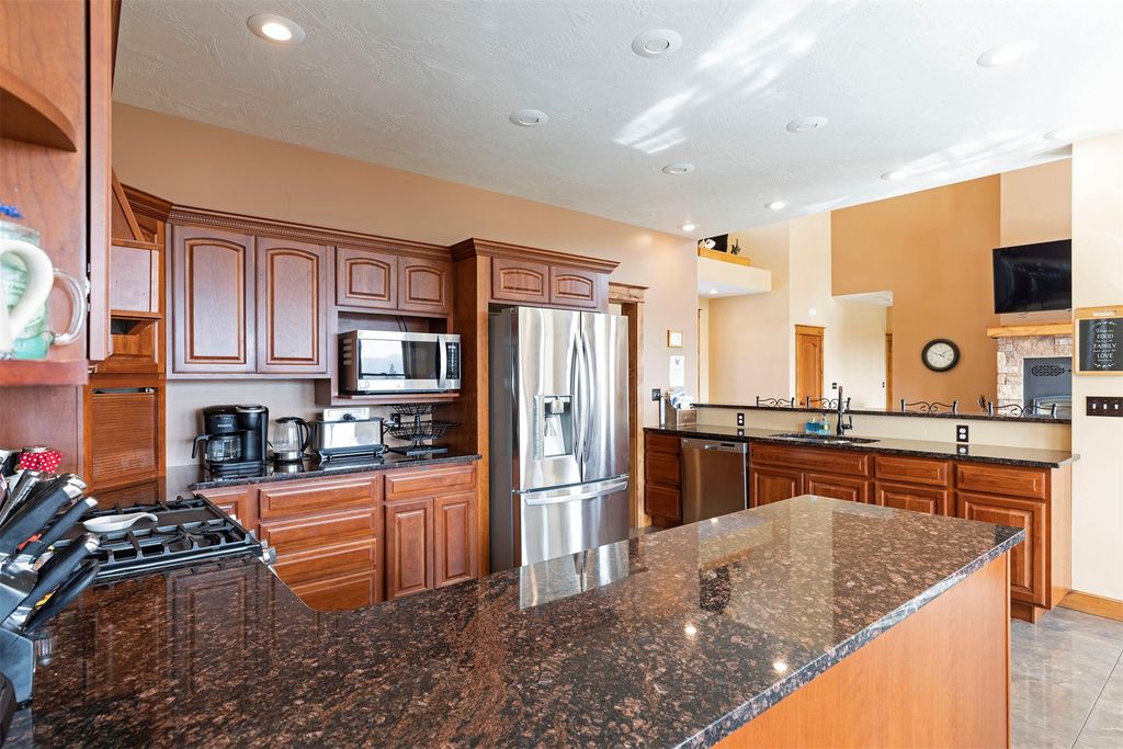 427 Roosevelt Drive, Butte, MT 59701 photo 9