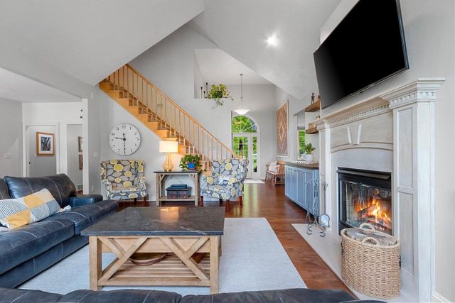 W5883 AUGUSTA PLACE, Menasha, WI 54915