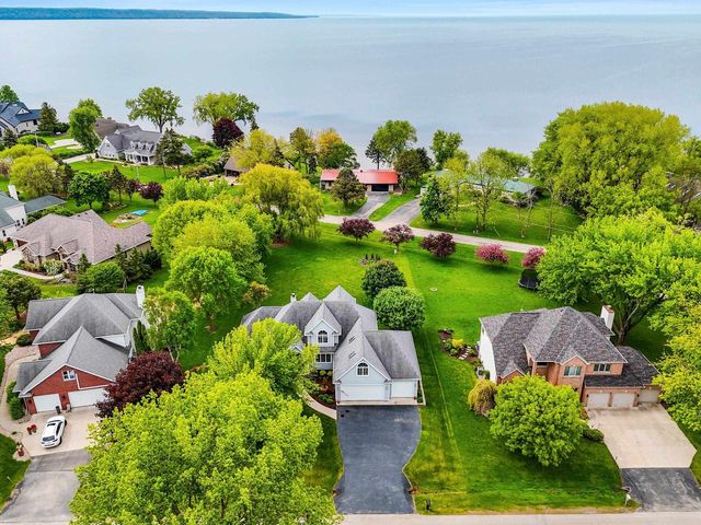 W5883 AUGUSTA PLACE, Menasha, WI 54915