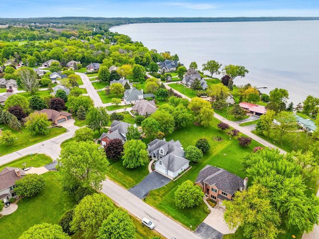 W5883 AUGUSTA PLACE, Menasha, WI 54915