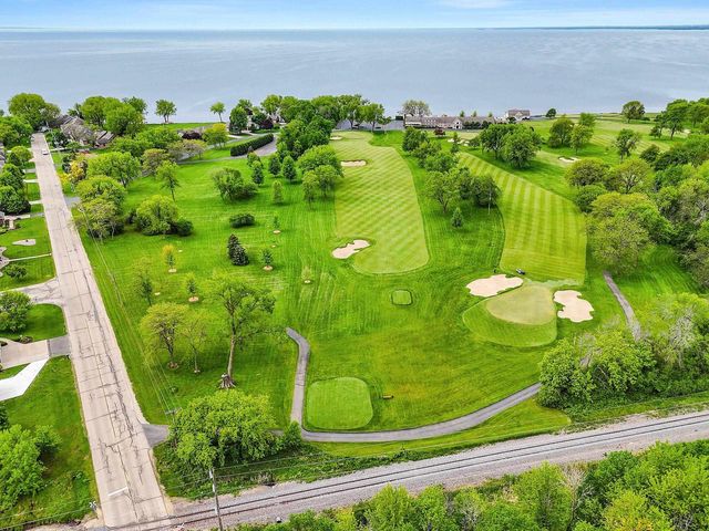 W5883 AUGUSTA PLACE, Menasha, WI 54915