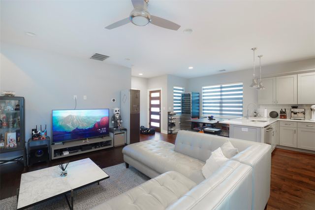 302 Delmar Ave B, Austin, TX 78752