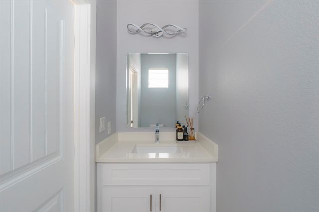 302 Delmar Ave B, Austin, TX 78752