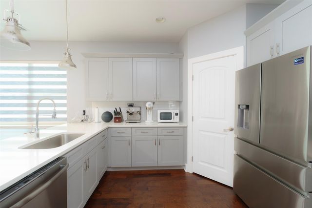 302 Delmar Ave B, Austin, TX 78752