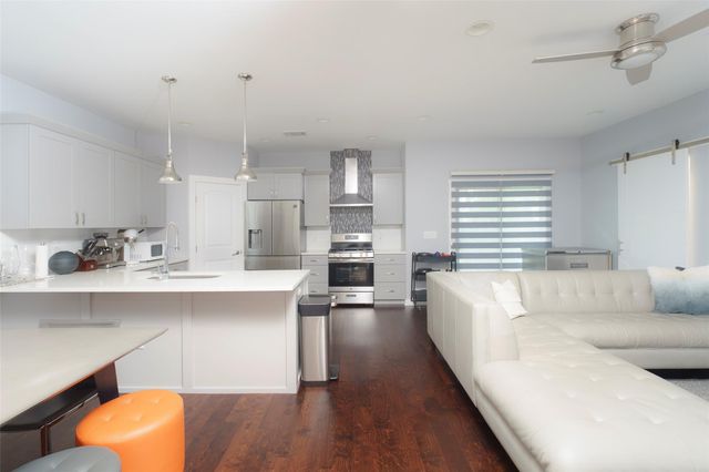 302 Delmar Ave B, Austin, TX 78752