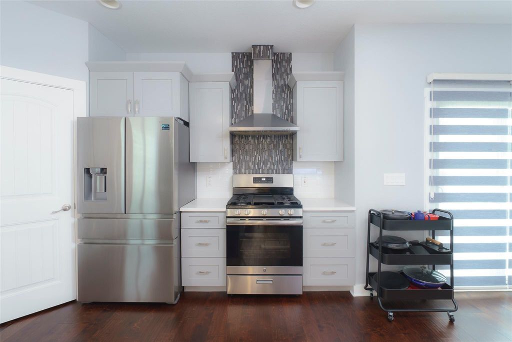 302 Delmar Ave B, Austin, TX 78752