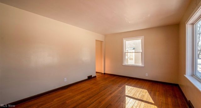 2134 Estabrook Avenue NW, Warren, OH 44485