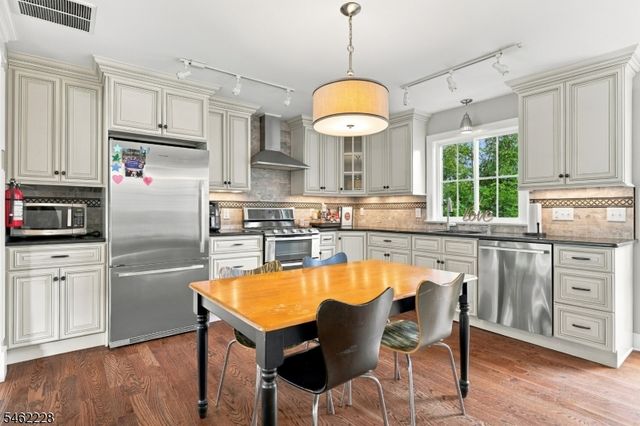 14 Catherine Ln, Morristown Town, NJ 07960