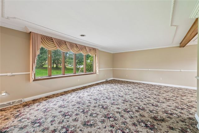 22 Buzzardtown Rd, Hempfield Twp, PA 15642