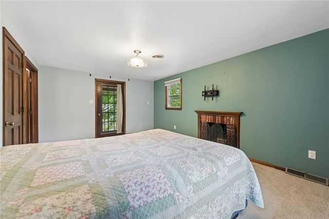 22 Buzzardtown Rd, Hempfield Twp, PA 15642