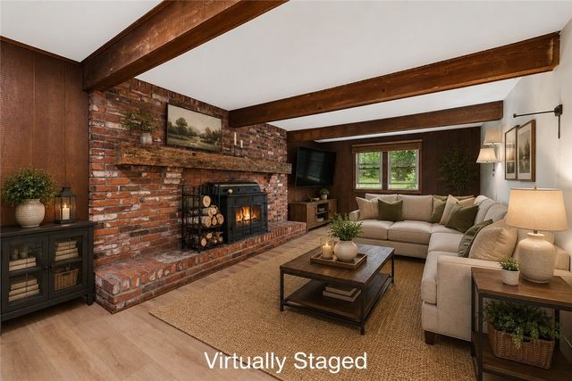 22 Buzzardtown Rd, Hempfield Twp, PA 15642