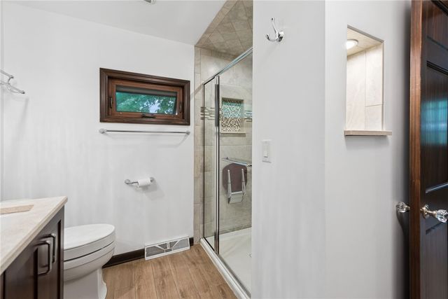 22 Buzzardtown Rd, Hempfield Twp, PA 15642