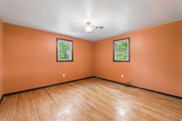 22 Buzzardtown Rd, Hempfield Twp, PA 15642