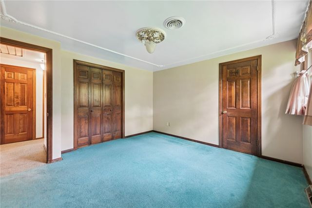 22 Buzzardtown Rd, Hempfield Twp, PA 15642